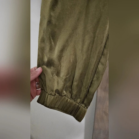 POLECI 100% Silk Army Green joggers. Size 0 - Picture 4 of 9